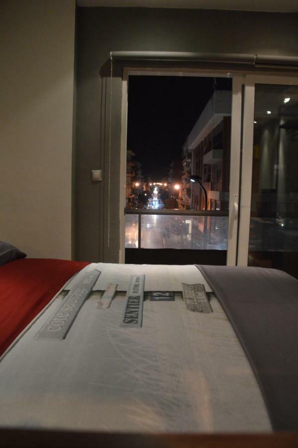 Modern Apartment In The Heart Of The City Alejandrópolis Exterior foto